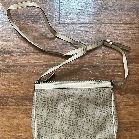 Guess Tan Crossbody Bag with Adjustable Strap and Metallic Hardware - Picture 2 of 7